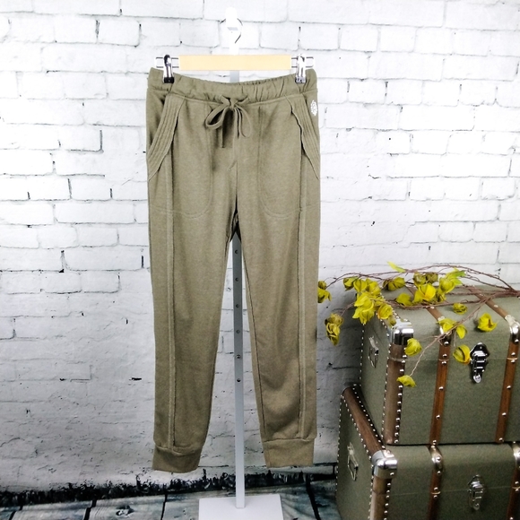 Free People Work It Out Drawstring Joggers In Army - Picture 7 of 7
